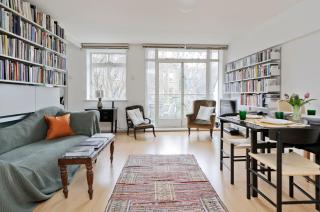 Large one bedroom flat with balcony close to the City by UnderTheDoormat - Londra - 2