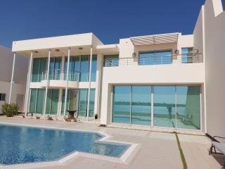 Family friendly house in Bahrian - Durrat Al Bahrain - 4