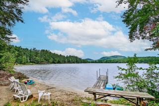 Hartford Cottage with Private Beach on Bear Pond! - 9