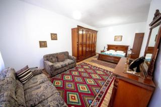 Nina's Guesthouse - 2