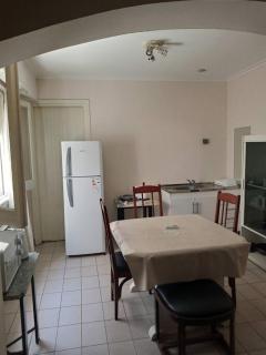 Departamento al frente- Habitación con living - Tandil - 3
