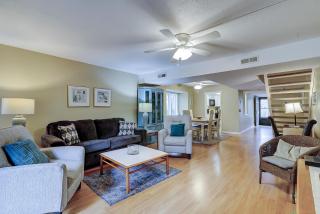 Private BBQ grill Two King Beds 2 Twins Bikes & Beach Gear included - 8