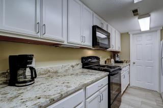 Private BBQ grill Two King Beds 2 Twins Bikes & Beach Gear included - 1