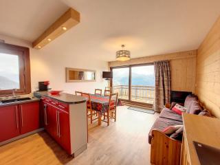 Appartement lumineux avec balcon - 2 chambres - 5 personnes - Centre station - FR-1-275-198 - 0