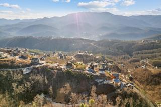 Mins to Gburg Sleeps 8 Hot Tub Arcade Area Pool - Gatlinburg - 3