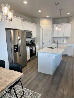 Brand New 3-beds Stylish Entire House at Lehi - Lehi - 1