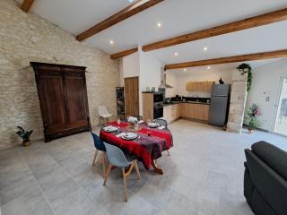 Rudelle maison Jacuzzi et piscine privé - 8