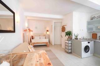 Cosy studio situé en plein cœur du vieil antibes. - Antibes - 0
