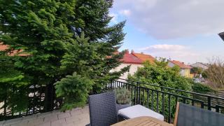 Charming Cottage w Terrace - 3
