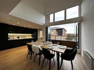 3 Bedroom/3 Bathroom Large Flat Near OVO Hydro - 9