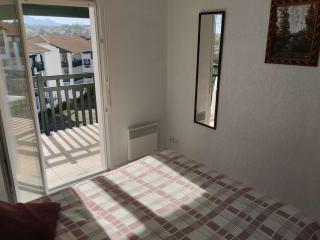 Calme et proche plage avec parking à Hendaye - FR-1-2-327 - 2