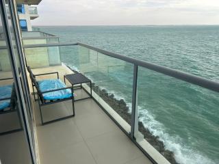 BEACHFRONT PHENOMENAL 2 BeD APARTMENT - 5