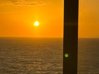 BEACHFRONT PHENOMENAL 2 BeD APARTMENT - 4