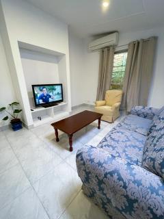 LCF Rosehill Accommodation 3 free car parking inside property G2 - Sydney - 9