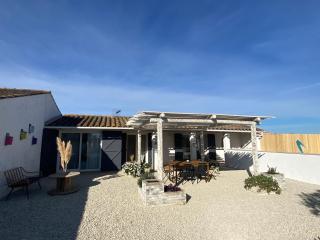 Mas des Oliviers, maison avec piscine privative et chauffée LOCAMARGUE - Maguelonne - 0