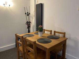 Entire 2-bedroom Flat in Camden - 1