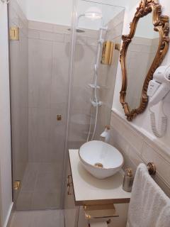 Zati Suite - 5