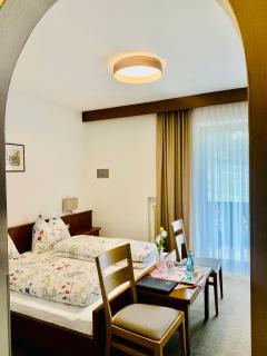 Tannerhof Bed & Breakfast - Caines - 3