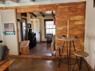 Cabin in the Woods under the Stars with HOT TUB - Bandera - 5