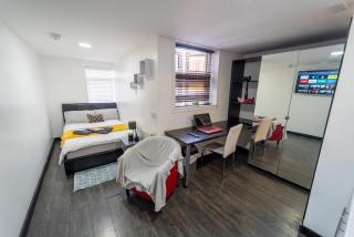 STAYSA Equipped studios near QE and UOB in GuestHouse close to the city! - Birmingham - 3