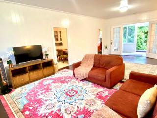 YOUR HILO HOMEBASE - Lovely 3 Bedroom in Heart of Hilo with AC! - Hilo - 4