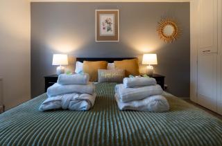 Get Away Holiday Home With Hot Tub Sleeps 6 - Peacehaven - 0