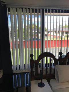 Fragrant Home-68C one king single bed aircon Room - Doonside - 3