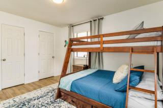 Woodsy Retreat, steps to Bay - Hot tub! - Gulf Breeze - 9
