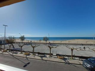 Appartement 2 pièces climatisé en front de mer au Grau d'Agde avec terrasse et accès direct à la plage - FR-1-423-275 - 8