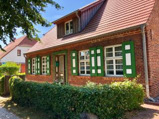 Ferienwohnung im Kapitänshaus - Wustrow - 0