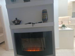 Cozy Renovated Apartment - 4