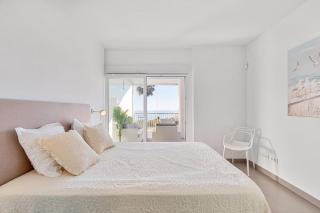 Ocean & pool view 3-bedroom apt. - 8