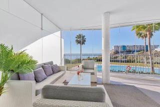 Ocean & pool view 3-bedroom apt. - 4