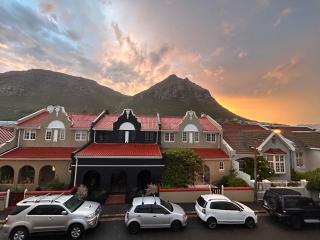‘The Black Pearl’ - Surfers Corner, Muizenburg - Città del Capo - 9