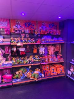 Caravan - Sleeps up to 8 & Free parking - 6