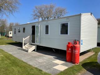 Caravan - Sleeps up to 8 & Free parking - 0