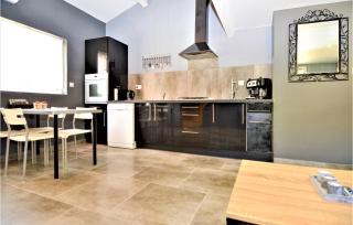 Stunning Apartment In Mornas With Wifi - 6