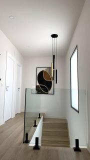 Soleada, amplia y renovada vivienda - 9