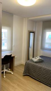 Soleada, amplia y renovada vivienda - Granada - 6