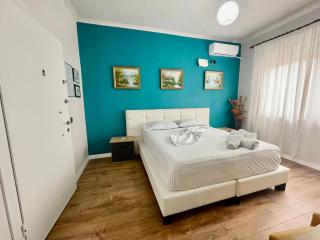 Central room private entry and bathroom - Tirana - 1