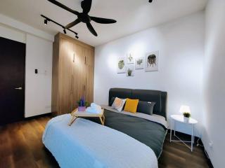 Symphony Tower 3BR High Floor 100mbps Wi-Fi Netflix - Cheras - 2
