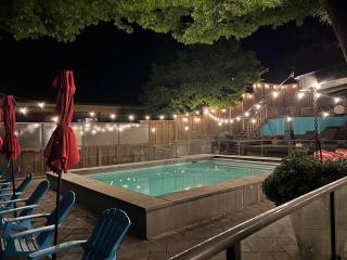 The Lions Self Contained Suite, Shared Pool, Hot Tub, Views - North Vancouver - 6