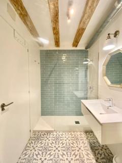 Revamped historic 3 rooms apartment in Barcelona center - Barcelone - 3