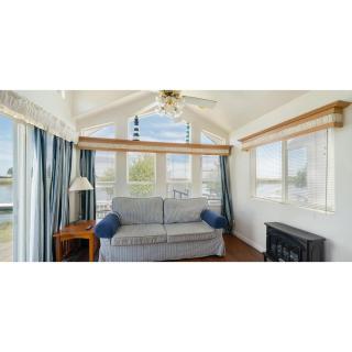 Snug Harbor RV Park & Marina - Walnut Grove - 1