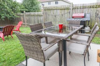Family-Friendly Boho Stay - Sleeps 10 - Near the Falls - Thorold - 4
