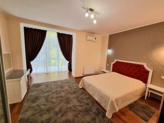 Helen Hotel - 1