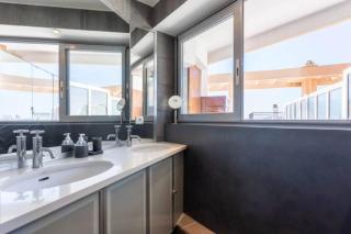 Centrally located flat with sea view terrasse - 2