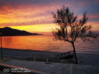 Vicky's Apartment (5m from sea) - 2