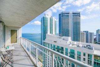 Fantastic 2BR Condo on 31st Floor Free Parking - Miami - 0
