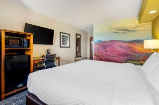 Clarion Pointe Staunton East - Staunton - 2